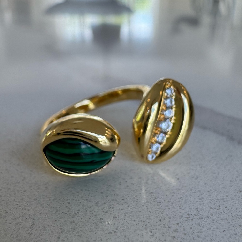 Lab-grown malachite gemstone open 18k gold plated cowrie shell ring new 7